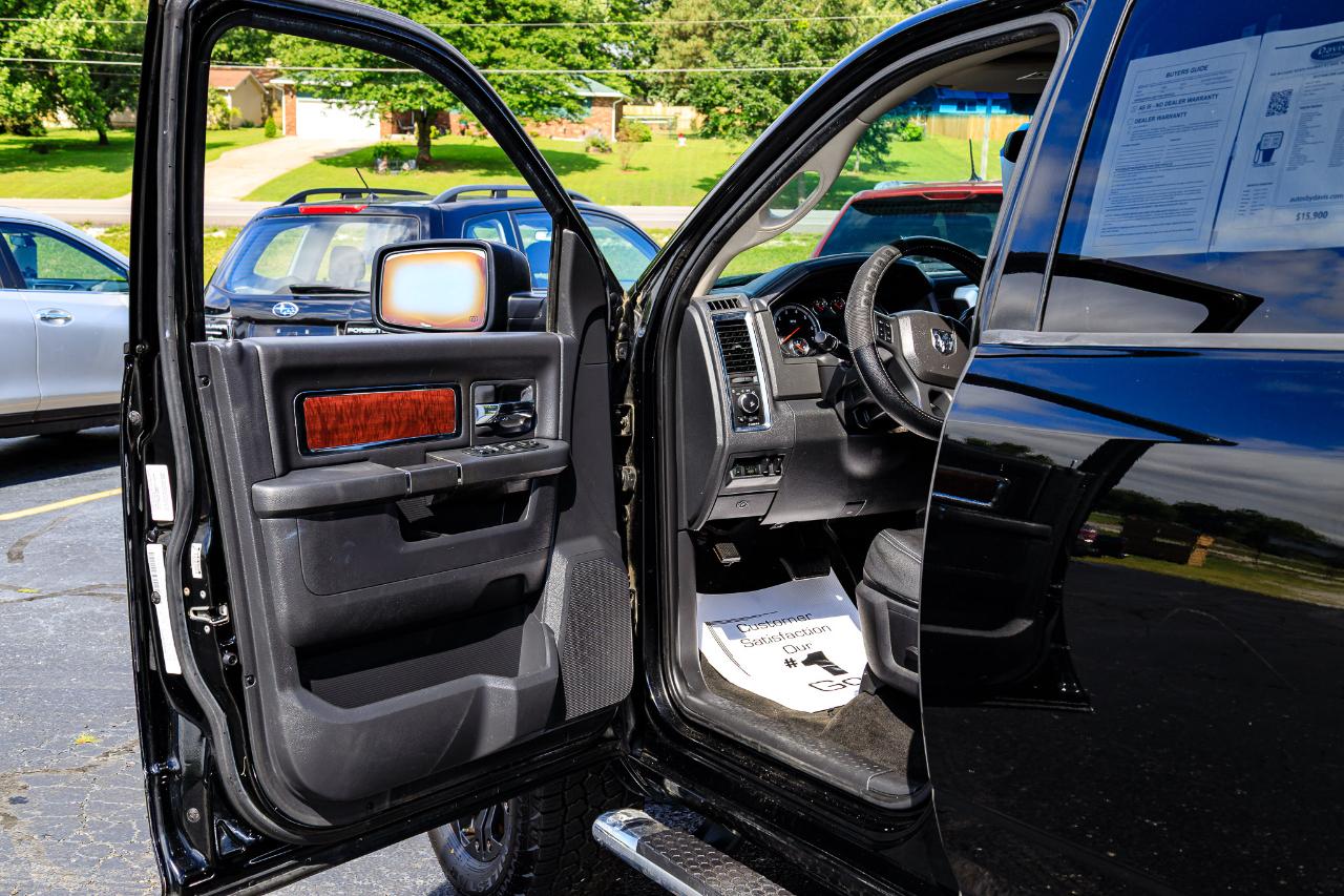 RAM 2500 Laramie Crew Cab SWB 4WD 2012