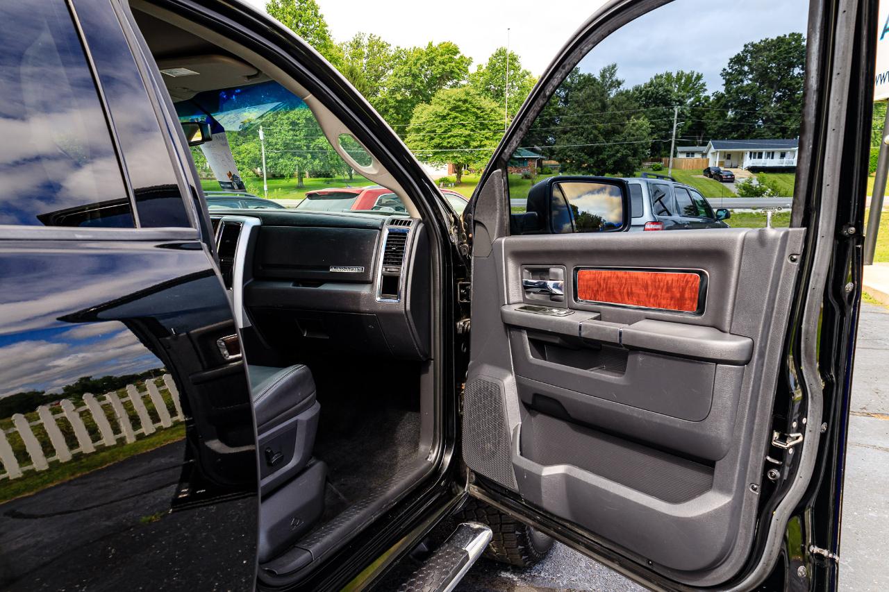 RAM 2500 Laramie Crew Cab SWB 4WD 2012