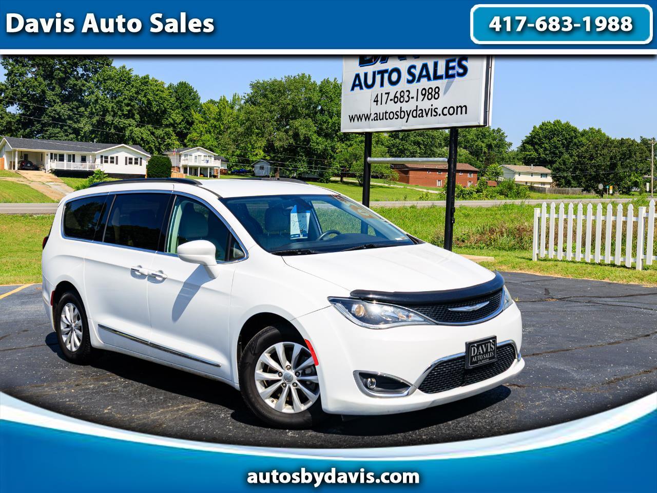 2017 Chrysler Pacifica Touring-L