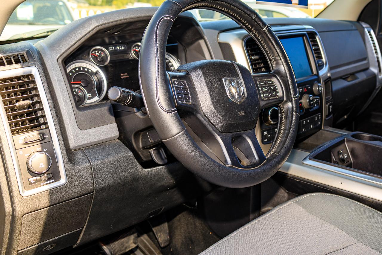 RAM 1500 Big Horn Crew Cab 4WD SWB 2015