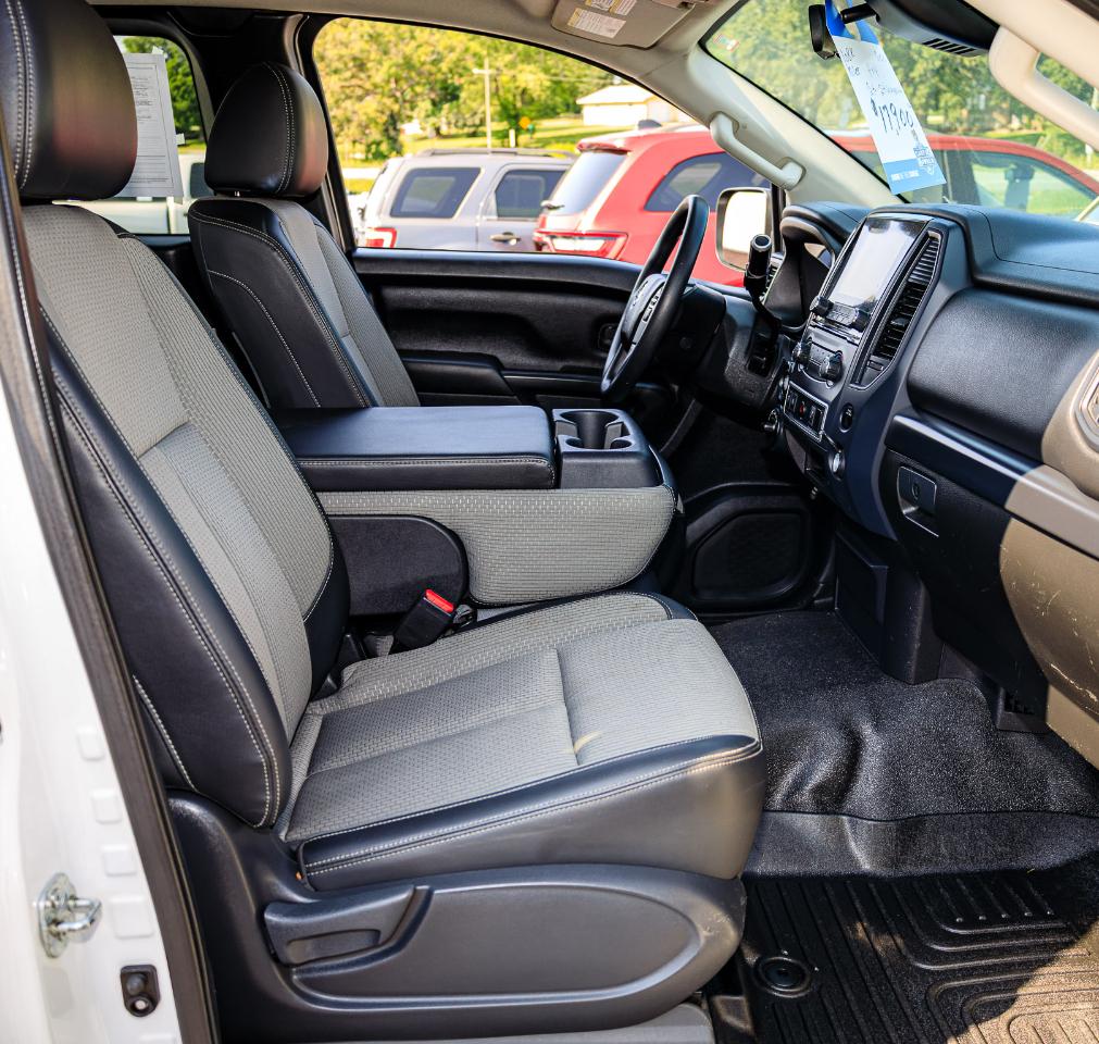 Nissan Titan 4WD King Cab SWB S 2020