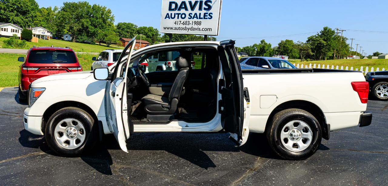 Nissan Titan 4WD King Cab SWB S 2020