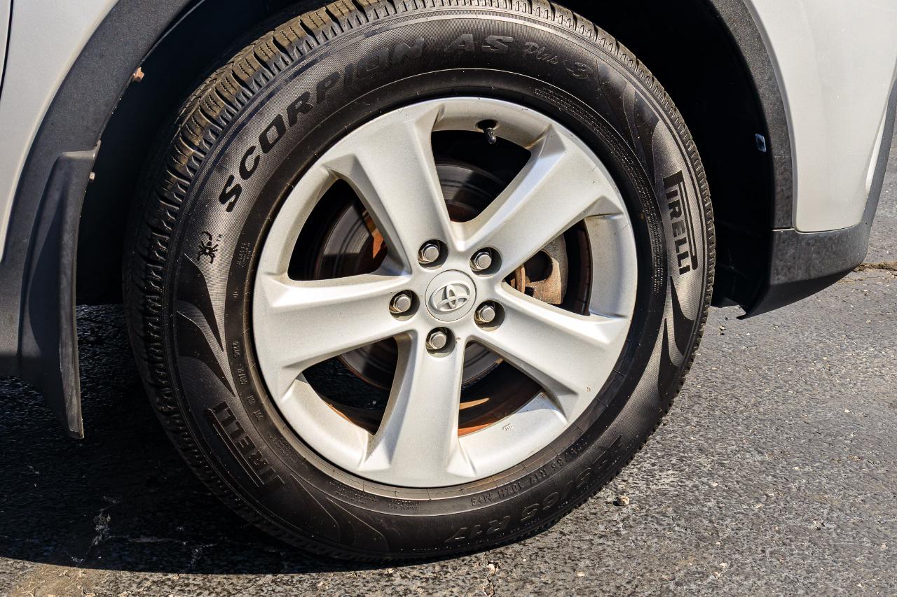 Toyota RAV4 XLE AWD 2013