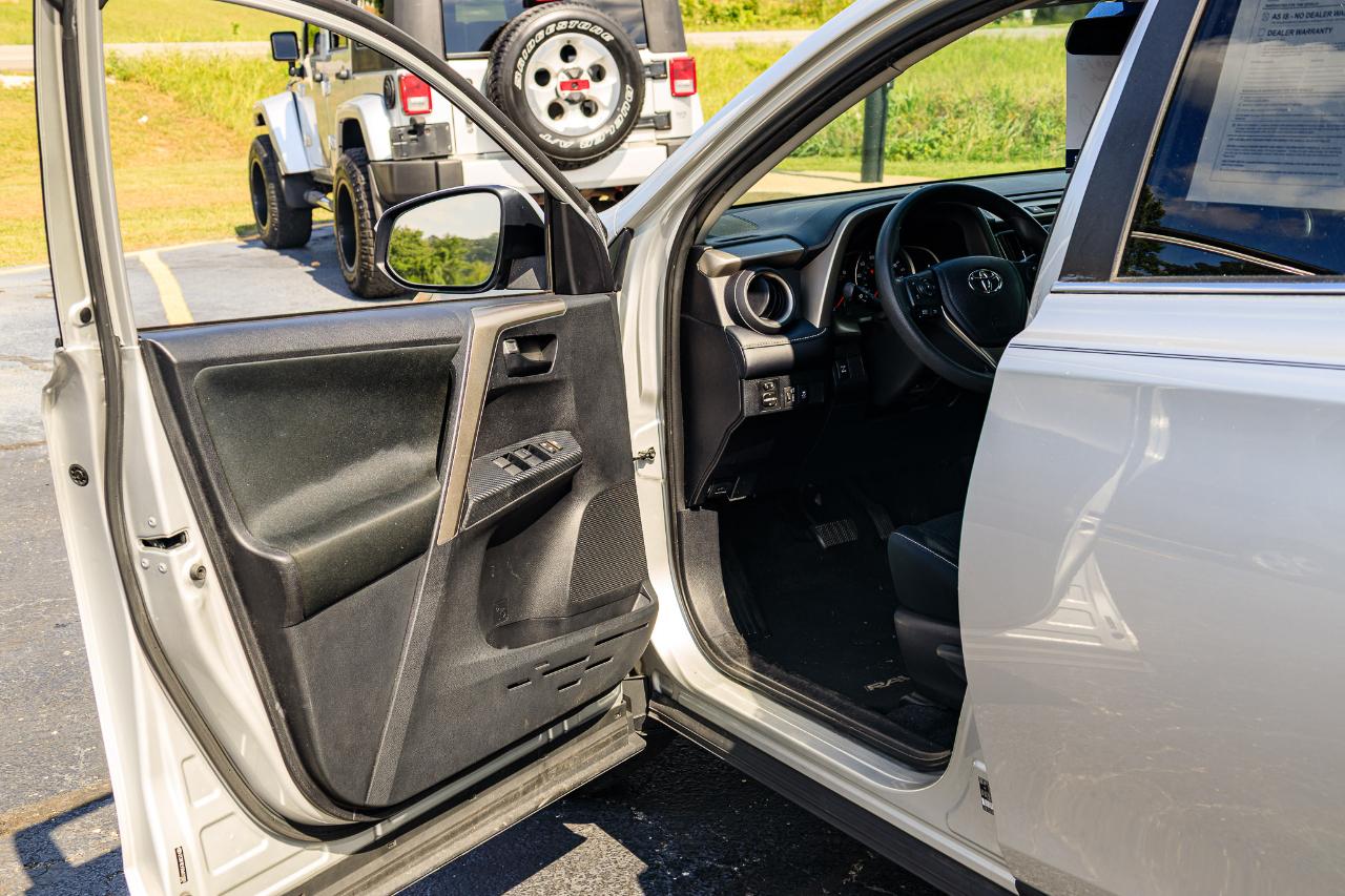Toyota RAV4 XLE AWD 2013