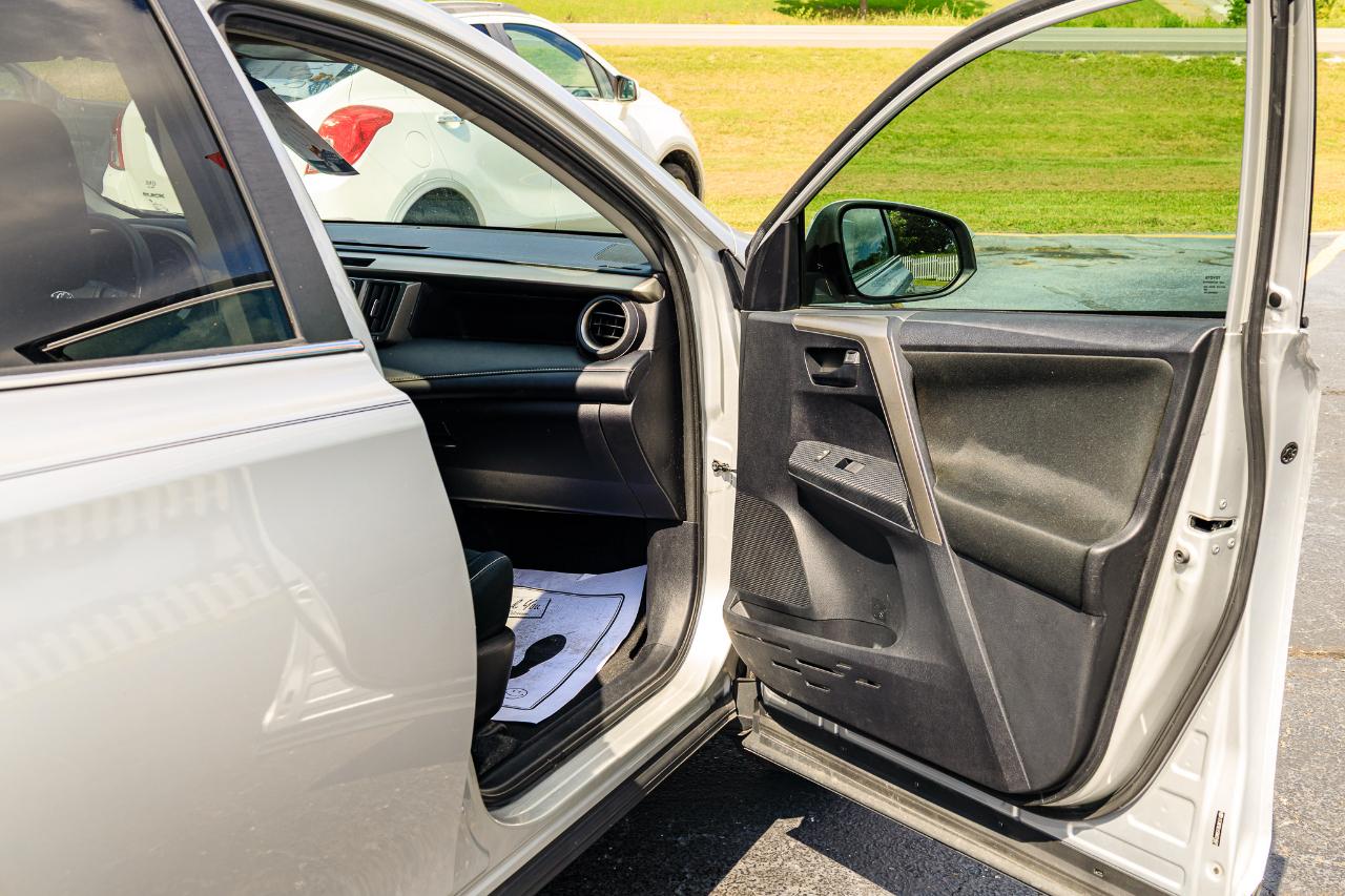 Toyota RAV4 XLE AWD 2013