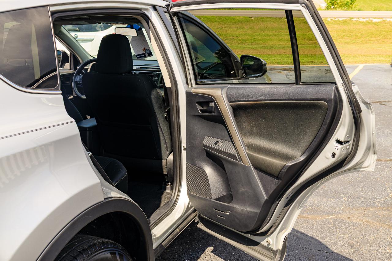 Toyota RAV4 XLE AWD 2013