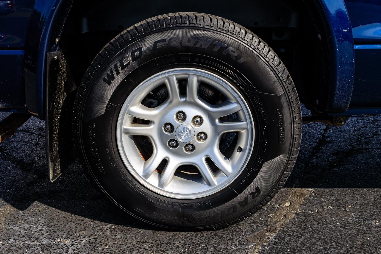Dodge Dakota SLT Quad Cab 2WD 2003