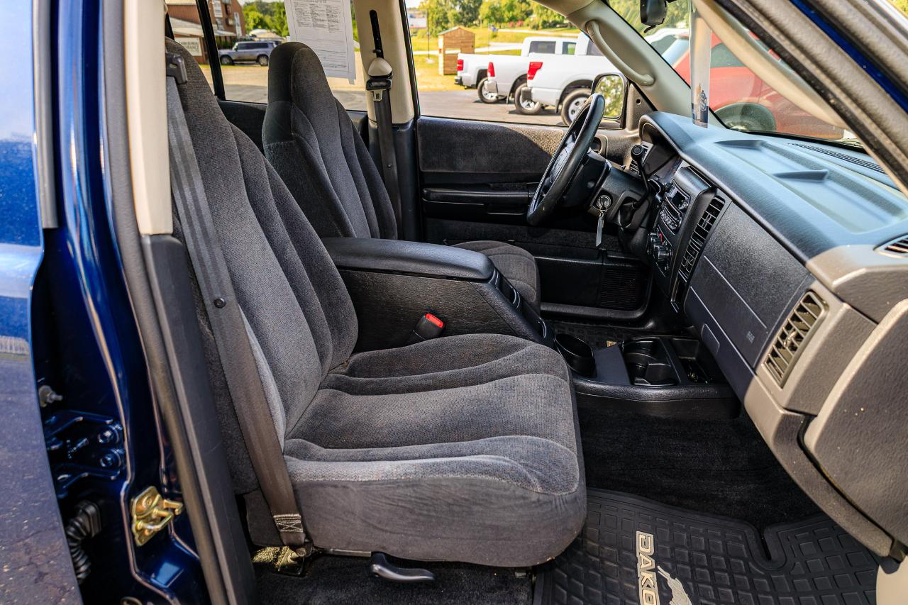 Dodge Dakota SLT Quad Cab 2WD 2003