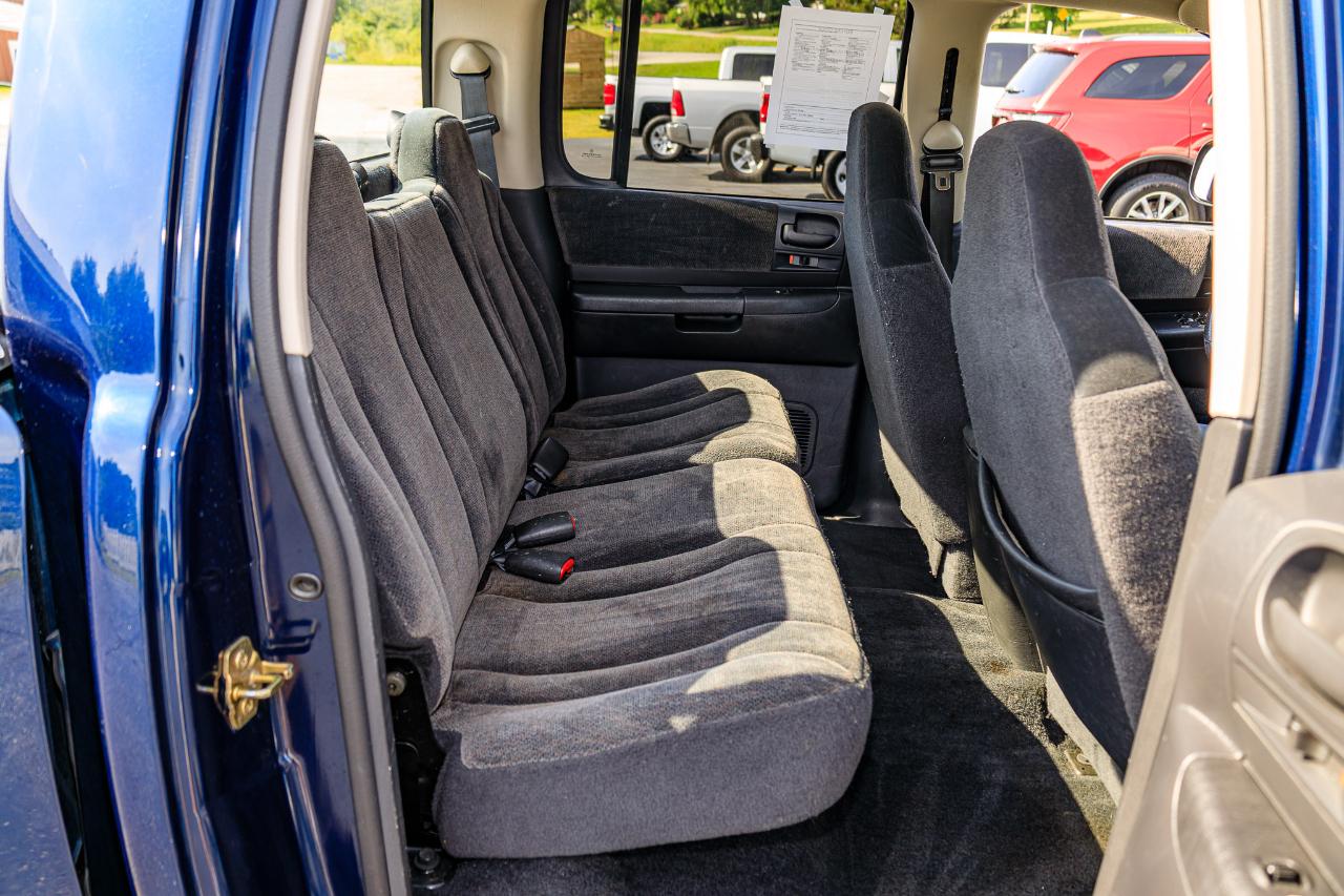 Dodge Dakota SLT Quad Cab 2WD 2003