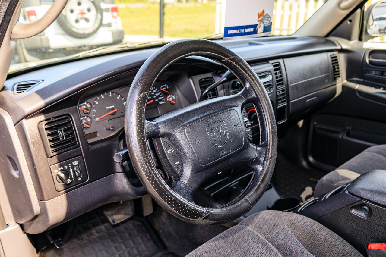 Dodge Dakota SLT Quad Cab 2WD 2003