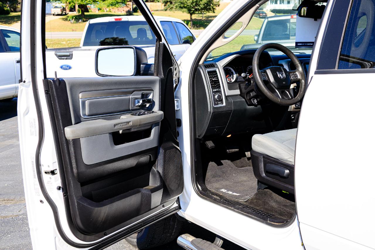 RAM 1500 SLT Crew Cab 4WD SWB 2015