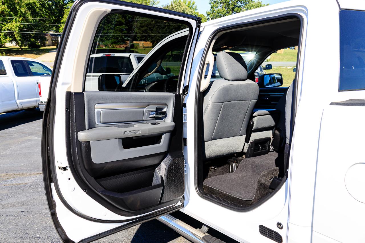 RAM 1500 SLT Crew Cab 4WD SWB 2015