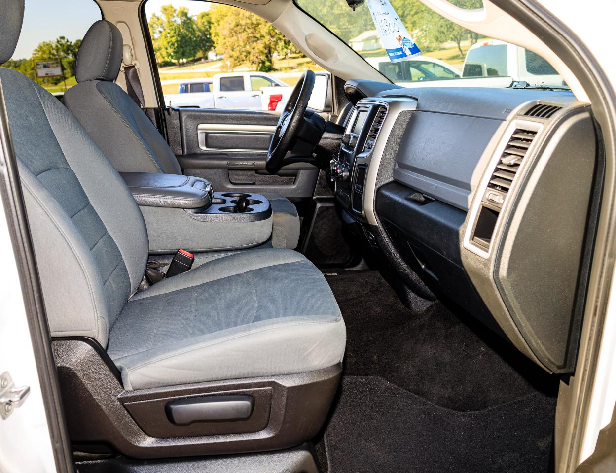 RAM 1500 SLT Crew Cab 4WD SWB 2015