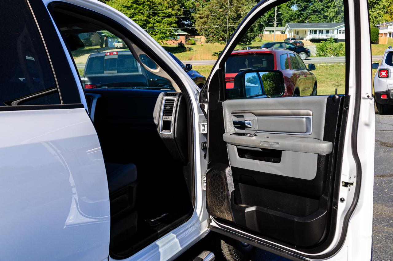 RAM 1500 SLT Crew Cab 4WD SWB 2015
