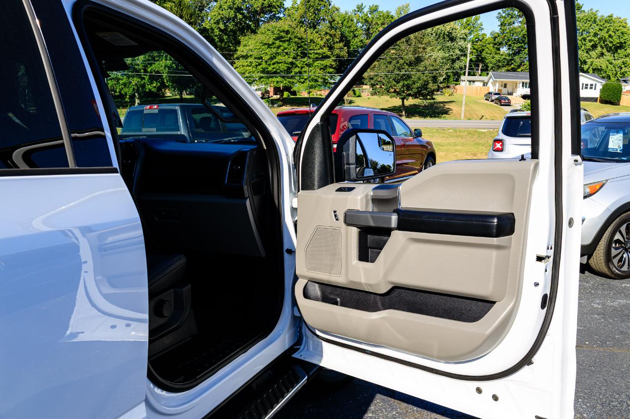 Ford F-150 4WD SuperCrew 145" XLT 2018