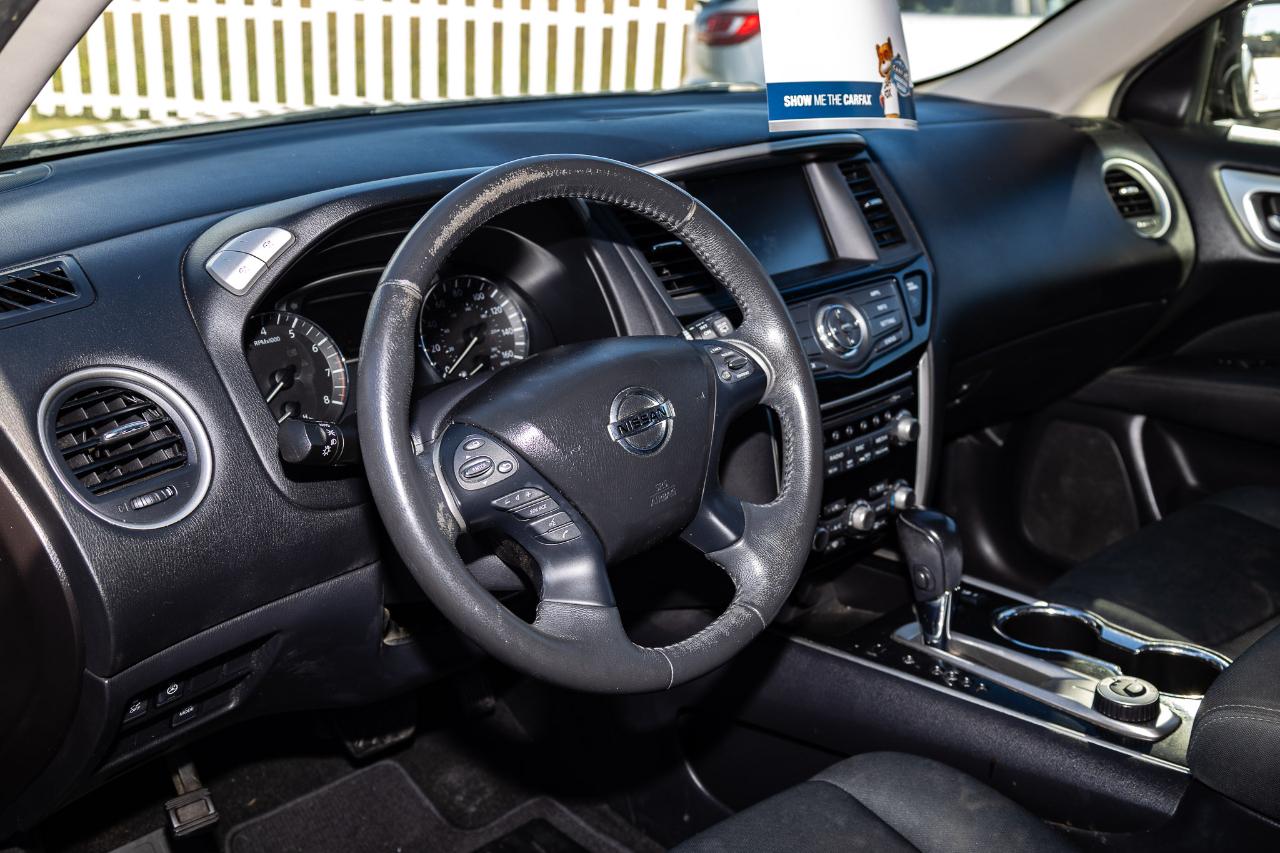 Nissan Pathfinder SV 4D SUV 4WD 2017
