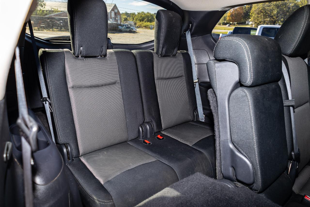 Nissan Pathfinder SV 4D SUV 4WD 2017