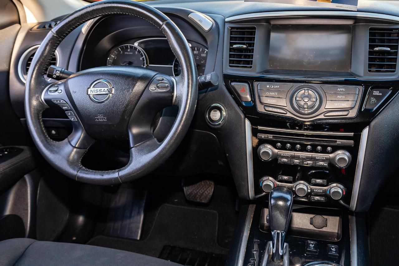 Nissan Pathfinder SV 4D SUV 4WD 2017