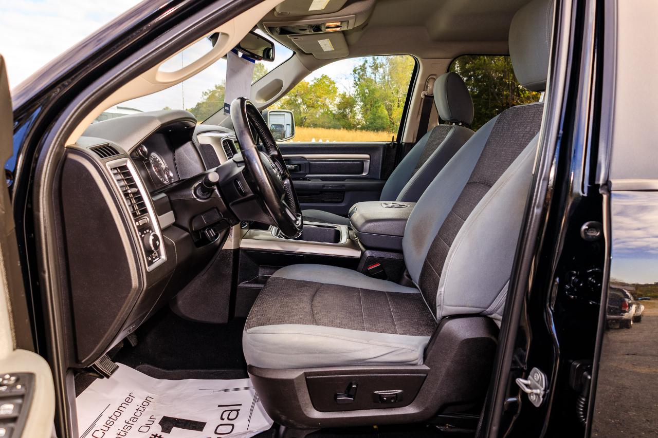 RAM 1500 Classic Big Horn 4x4 Crew Cab 5'7" Box 2019