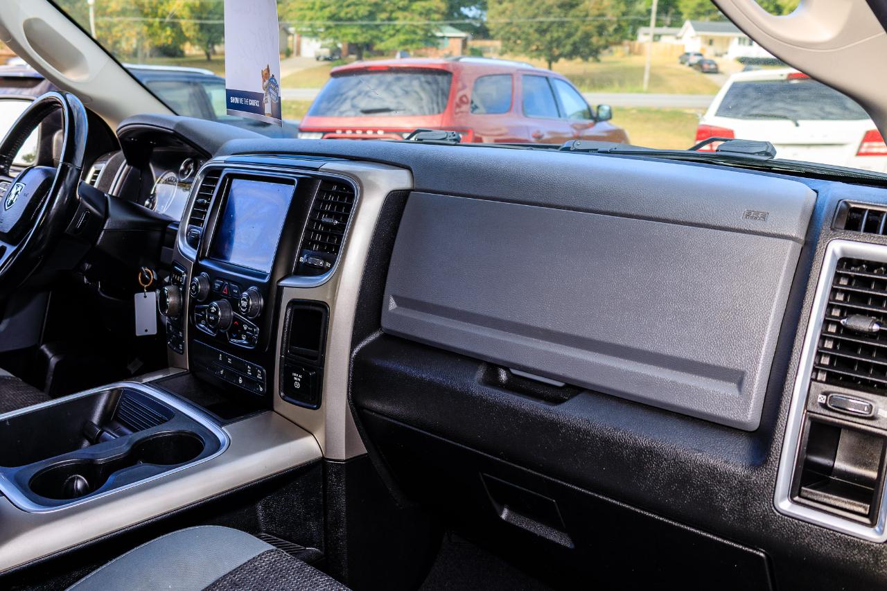 RAM 1500 Classic Big Horn 4x4 Crew Cab 5'7" Box 2019