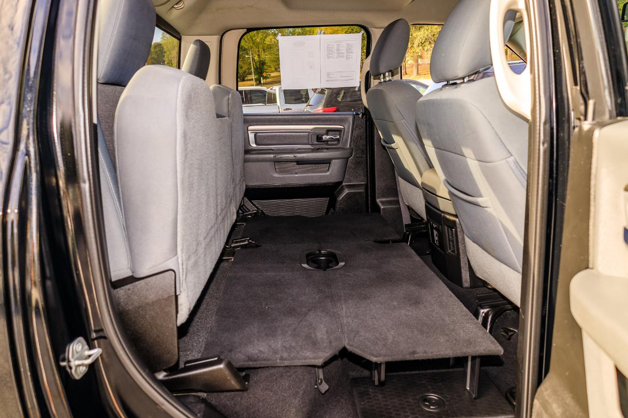 RAM 1500 Classic Big Horn 4x4 Crew Cab 5'7" Box 2019