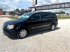 2016 Chrysler Town & Country  2016 Chrysler Town & Country