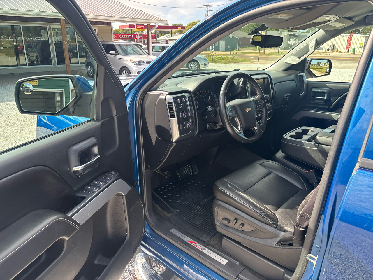 2015 Chevrolet Silverado 1500 photo 2