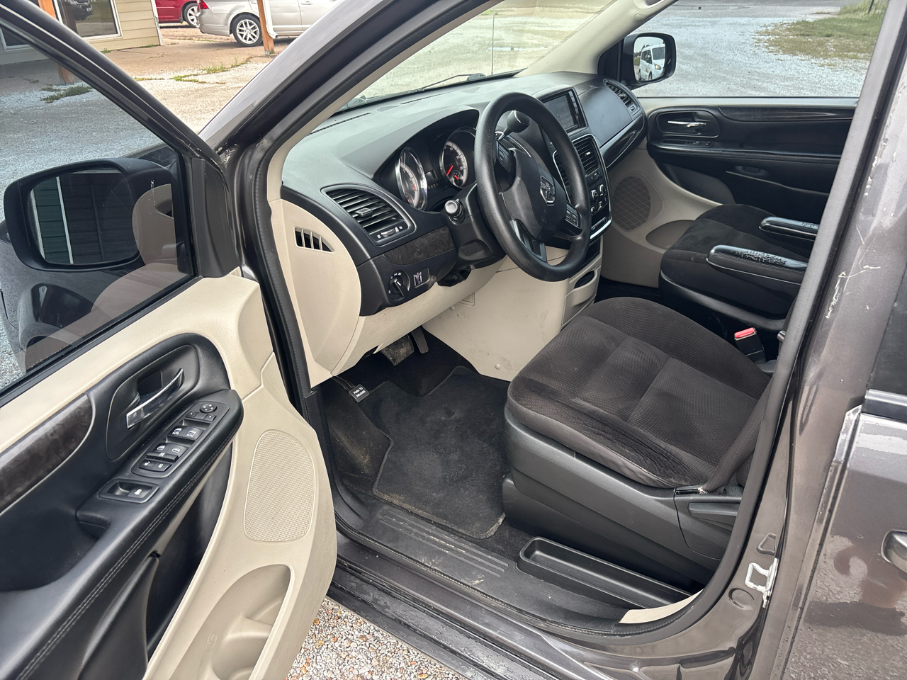 2018 Dodge Grand Caravan SE photo 2