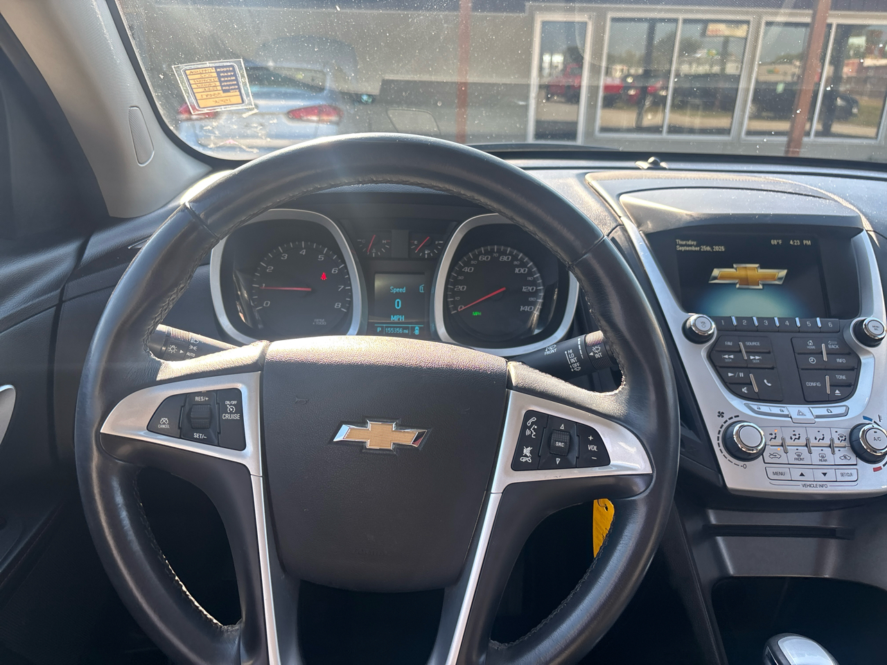 2012 Chevrolet Equinox photo 3
