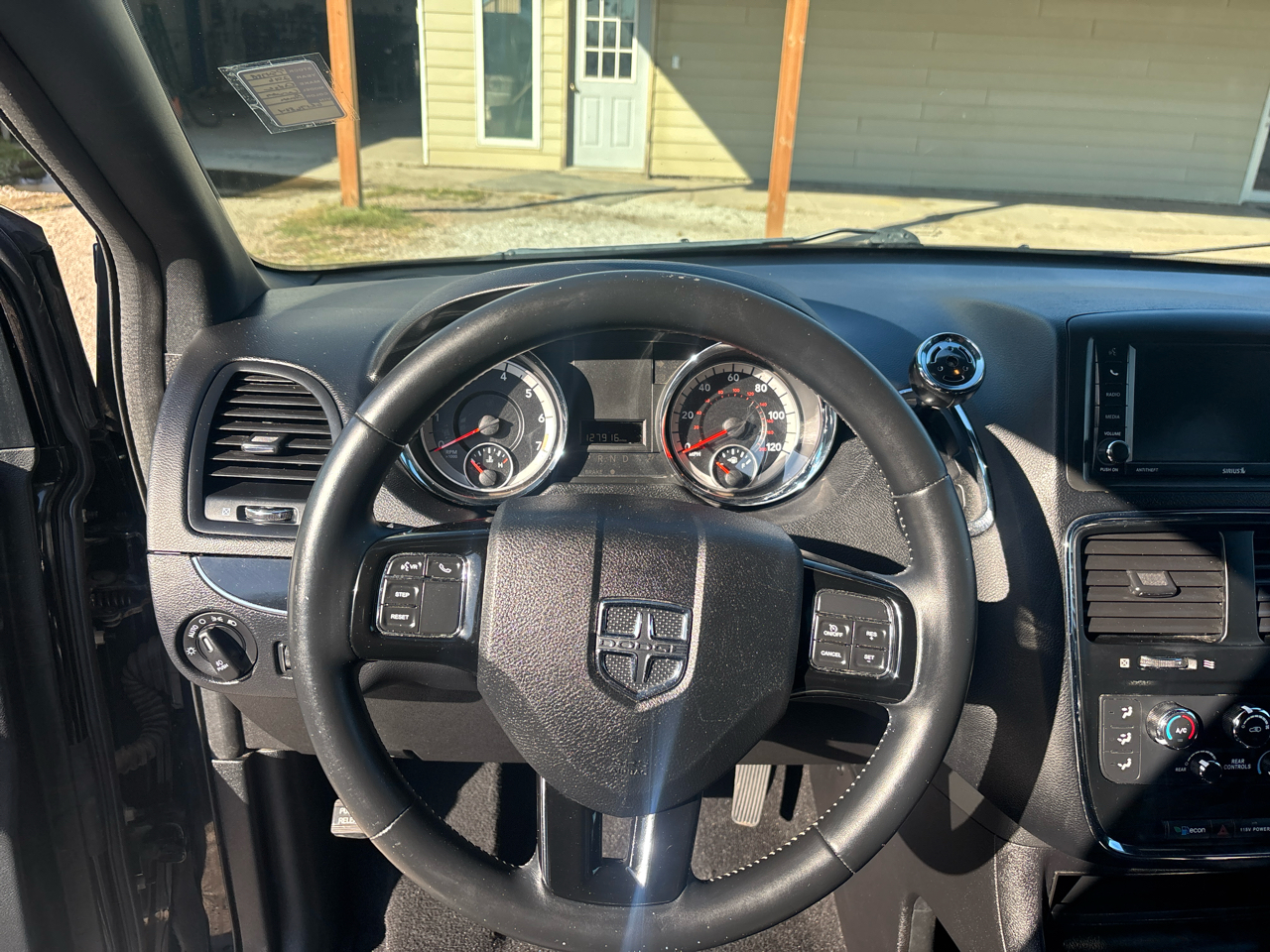 2016 Dodge Grand Caravan SXT Plus photo 4