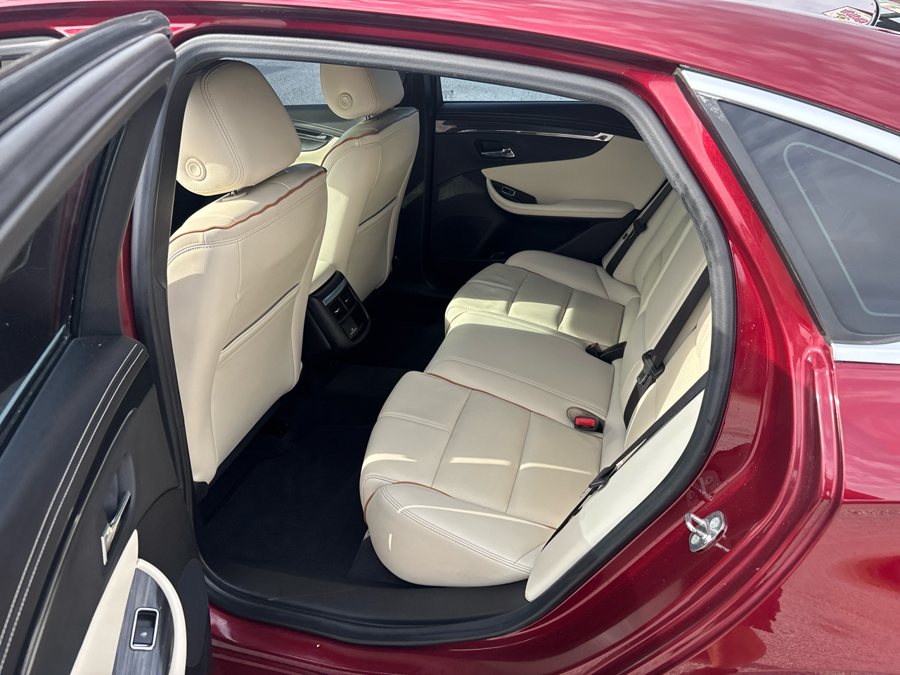 2017 Chevrolet Impala Premier photo 2