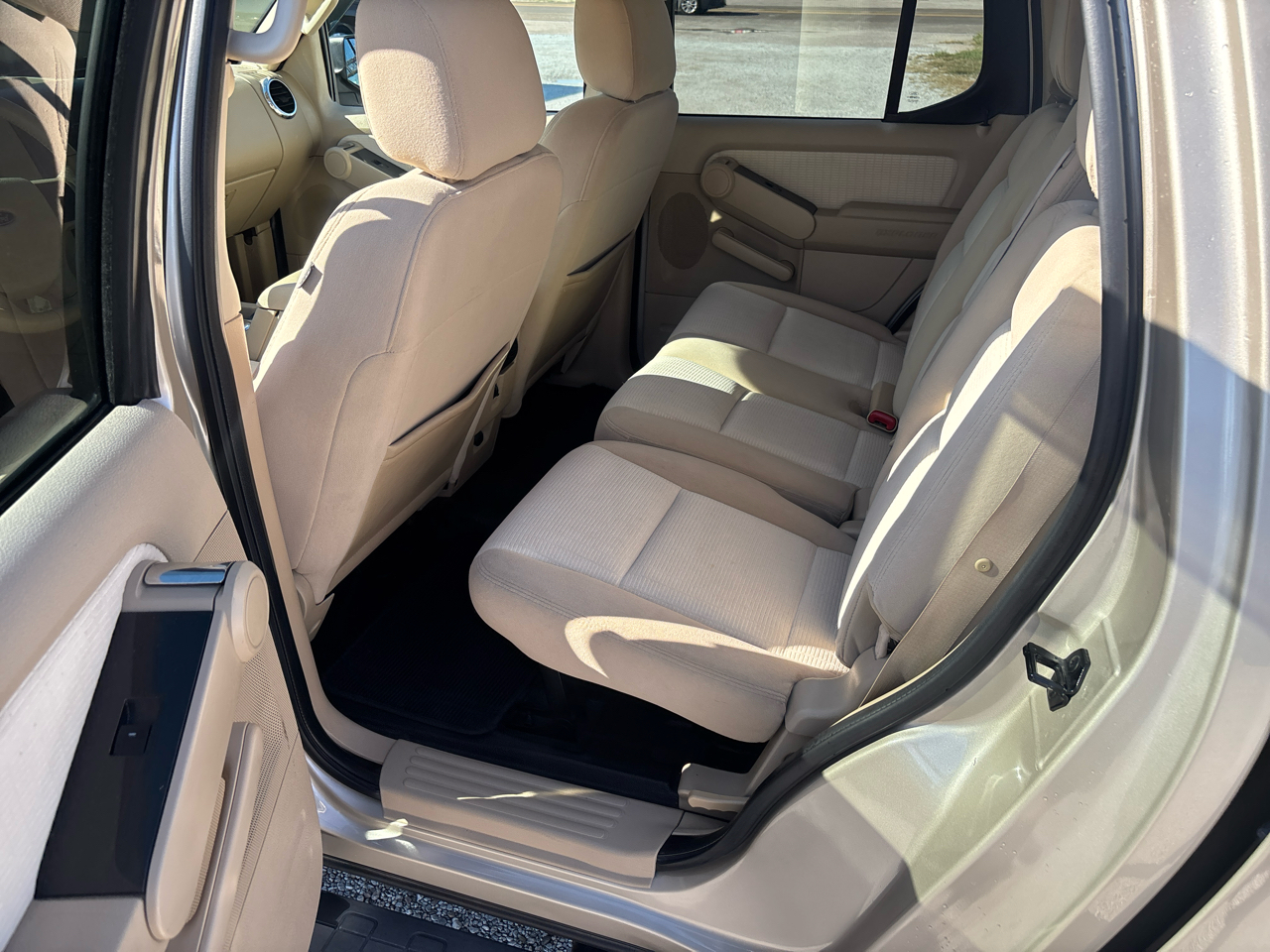 2007 Ford Explorer Sport Trac XLT photo 4