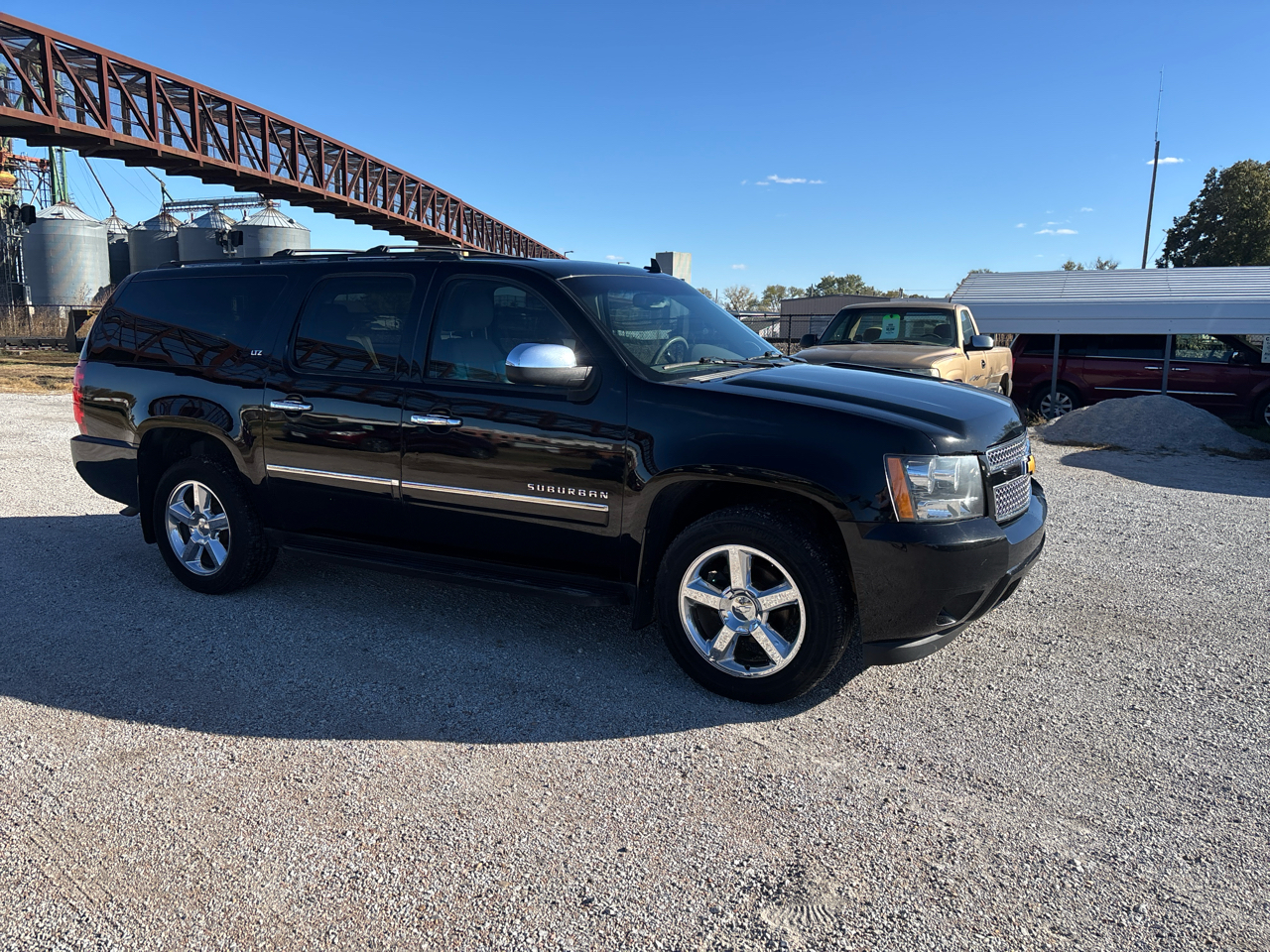 Chevrolet Suburban 4WD 4dr 1500 LTZ 2013 Chevrolet Suburban 4WD 4dr 1500 LTZ 2013