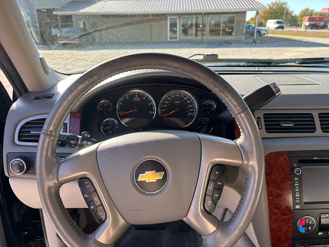 Chevrolet Suburban 4WD 4dr 1500 LTZ 2013 Chevrolet Suburban 4WD 4dr 1500 LTZ 2013