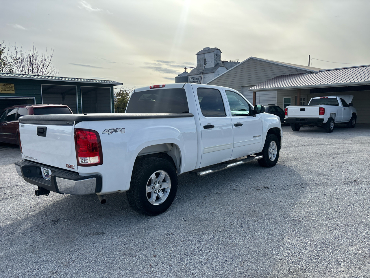 GMC Sierra 1500 4WD Crew Cab 143.5" SLE 2013 GMC Sierra 1500 4WD Crew Cab 143.5" SLE 2013
