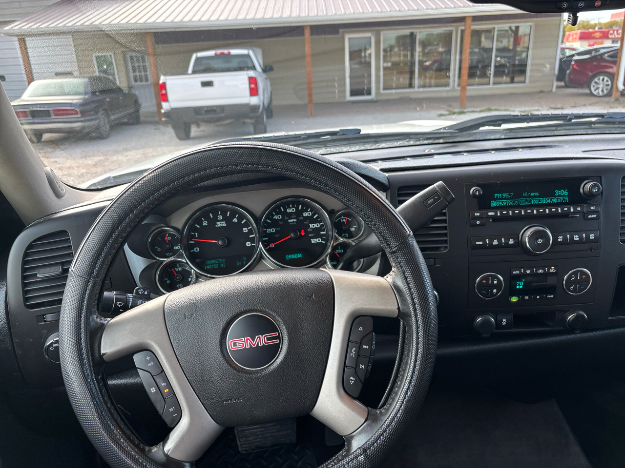 GMC Sierra 1500 4WD Crew Cab 143.5" SLE 2013 GMC Sierra 1500 4WD Crew Cab 143.5" SLE 2013