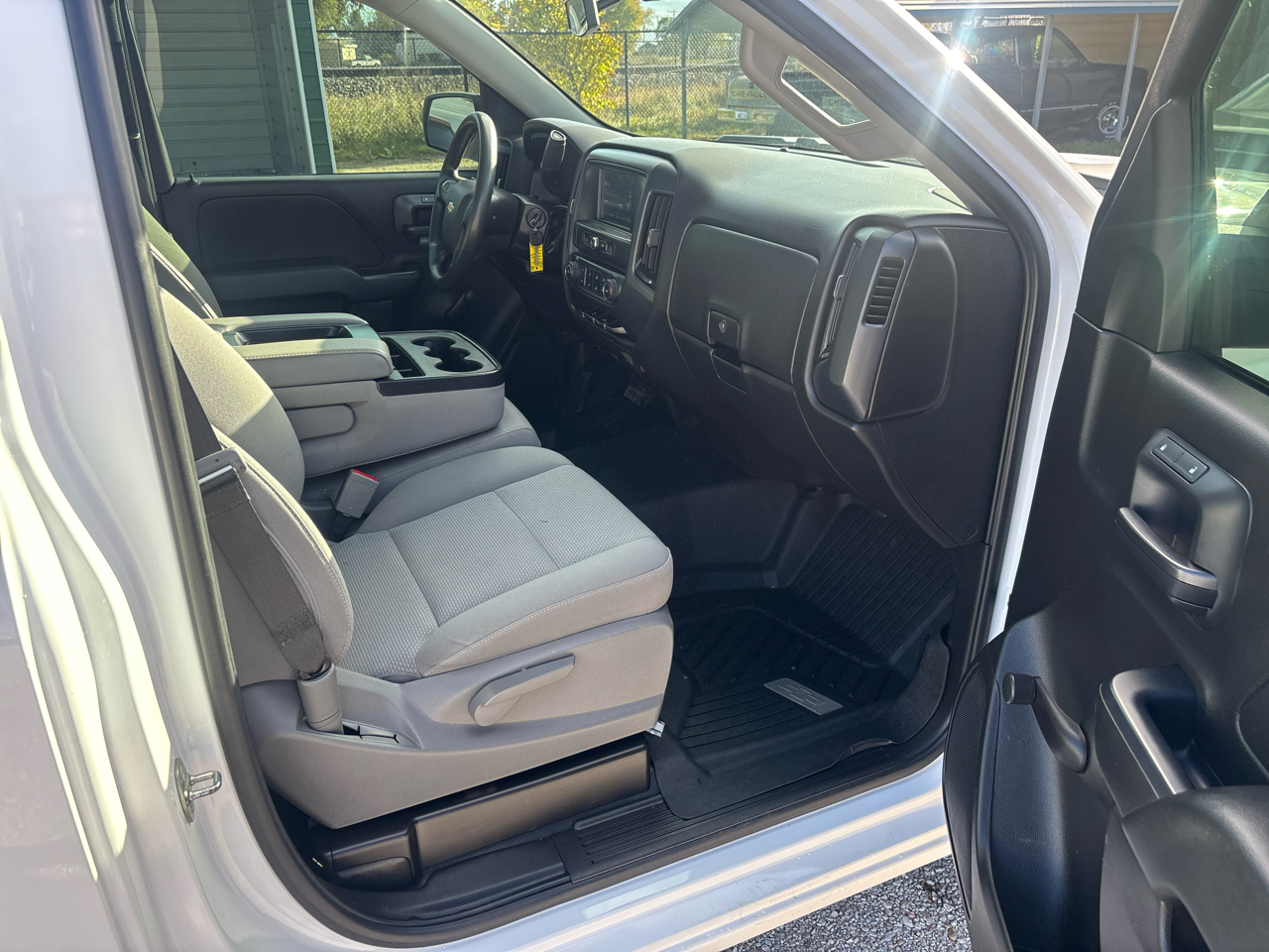 Chevrolet Silverado 1500 2WD Reg Cab 133.0" Work Truck 2018 Chevrolet Silverado 1500 2WD Reg Cab 133.0" Work Truck 2018