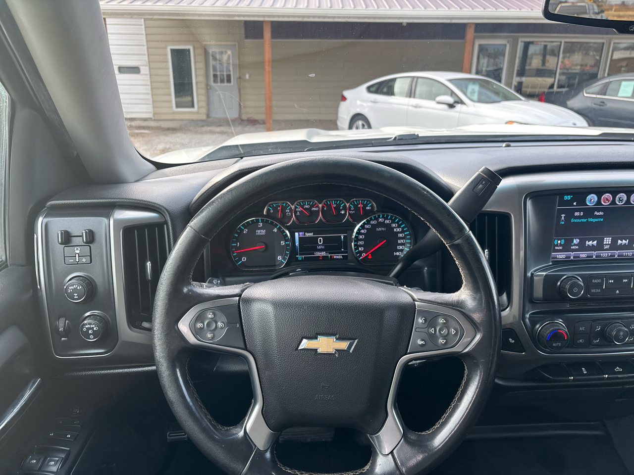 Chevrolet Silverado 1500 4WD Crew Cab 143.5" LT w/1LT 2017