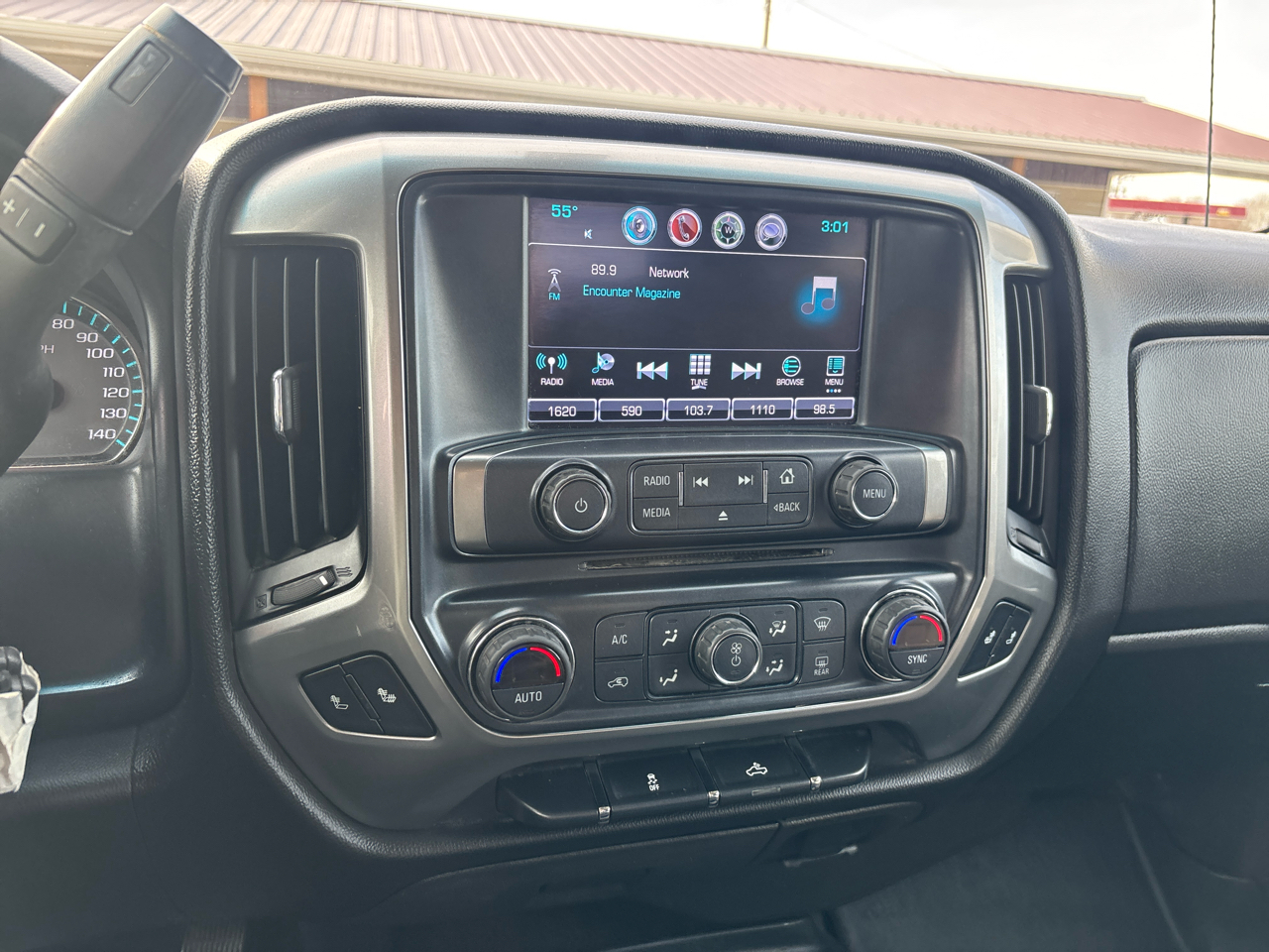 Chevrolet Silverado 1500 4WD Crew Cab 143.5" LT w/1LT 2017