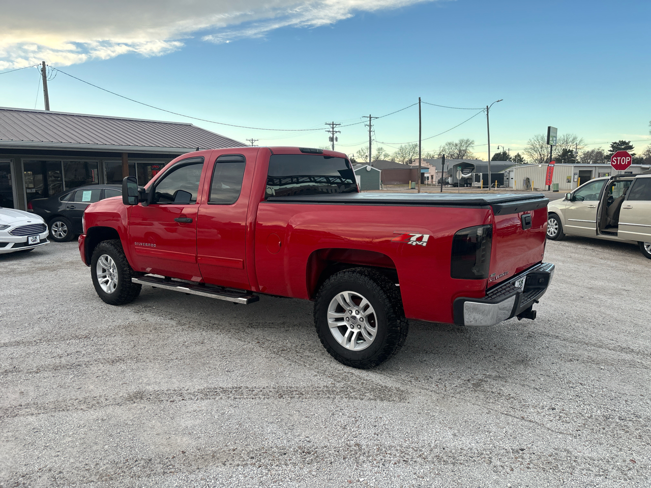 Chevrolet Silverado 1500 4WD Ext Cab 143.5" LT 2012