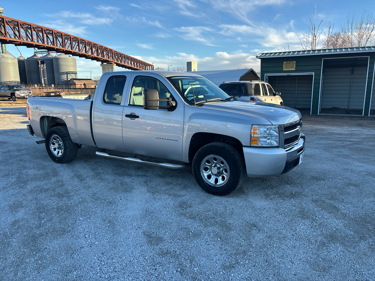 Chevrolet Silverado 1500 4WD Ext Cab 143.5" LT 2011