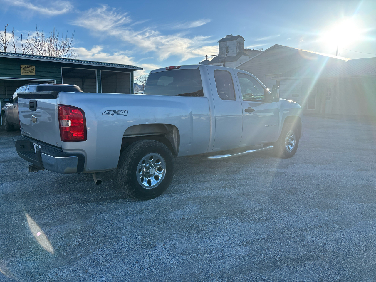 Chevrolet Silverado 1500 4WD Ext Cab 143.5" LT 2011