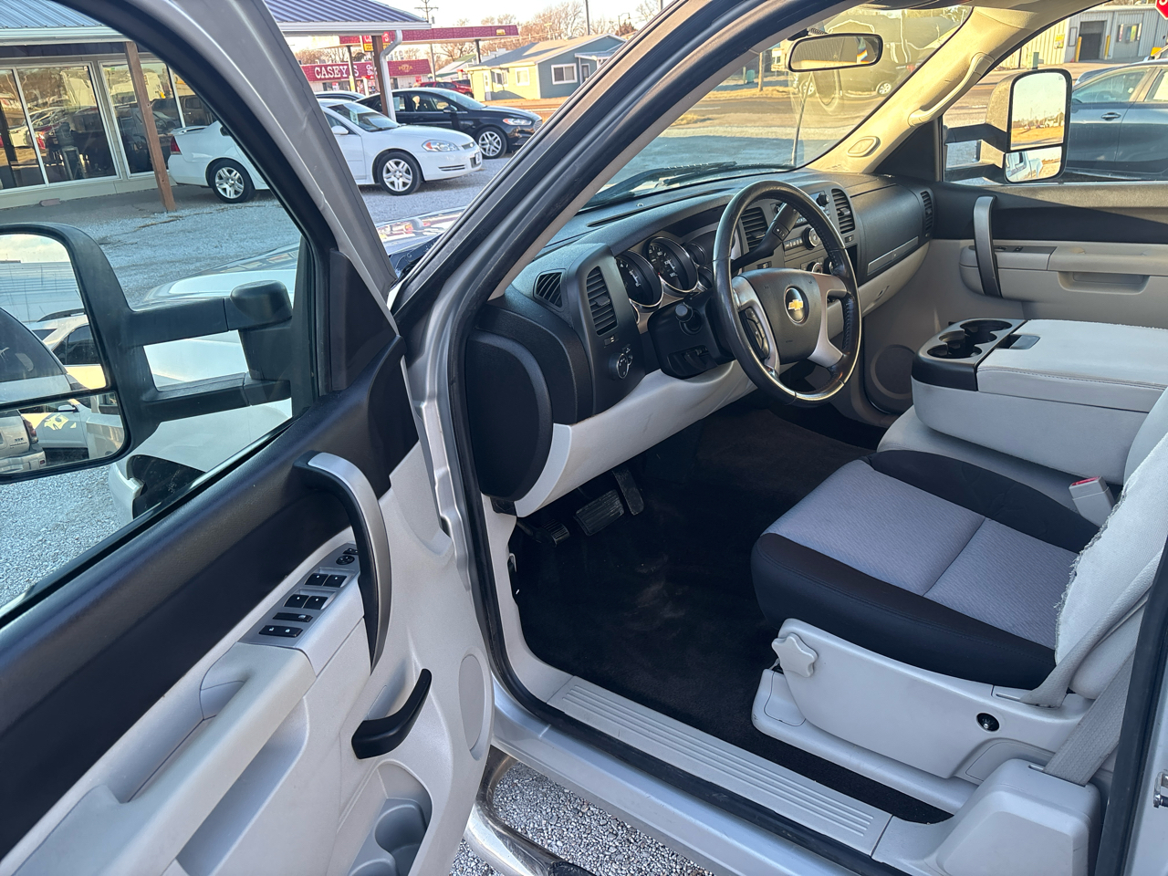 Chevrolet Silverado 1500 4WD Ext Cab 143.5" LT 2011