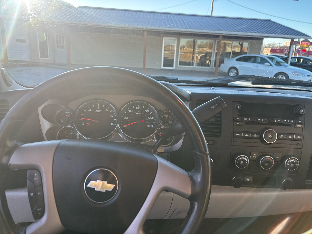 Chevrolet Silverado 1500 4WD Ext Cab 143.5" LT 2011