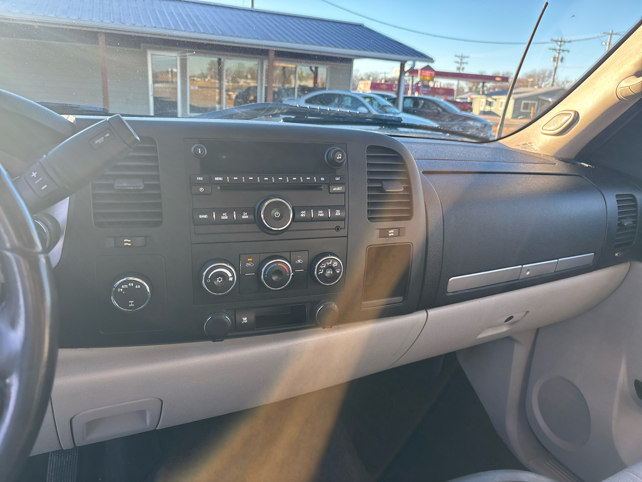 Chevrolet Silverado 1500 4WD Ext Cab 143.5" LT 2011