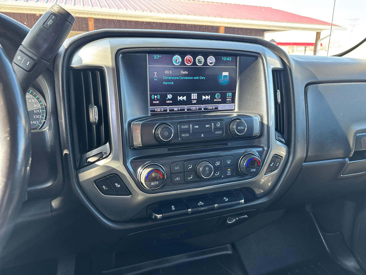 Chevrolet Silverado 1500 4WD Crew Cab 143.5" LT w/2LT 2017