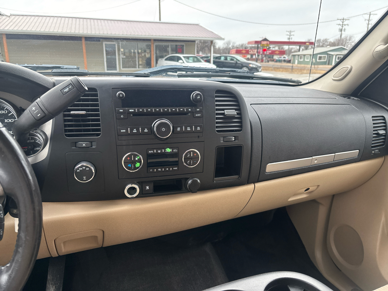 Chevrolet Silverado 1500 4WD Crew Cab 143.5" LT 2010