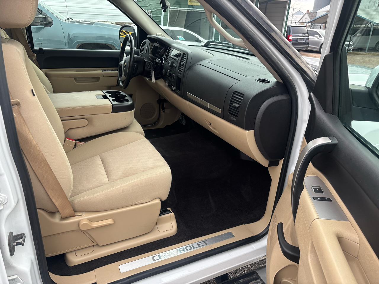 Chevrolet Silverado 1500 4WD Crew Cab 143.5" LT 2010