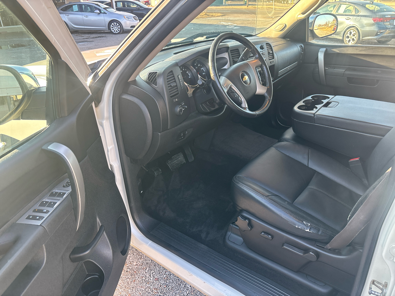 Chevrolet Silverado 1500 4WD Crew Cab 143.5" LT 2012