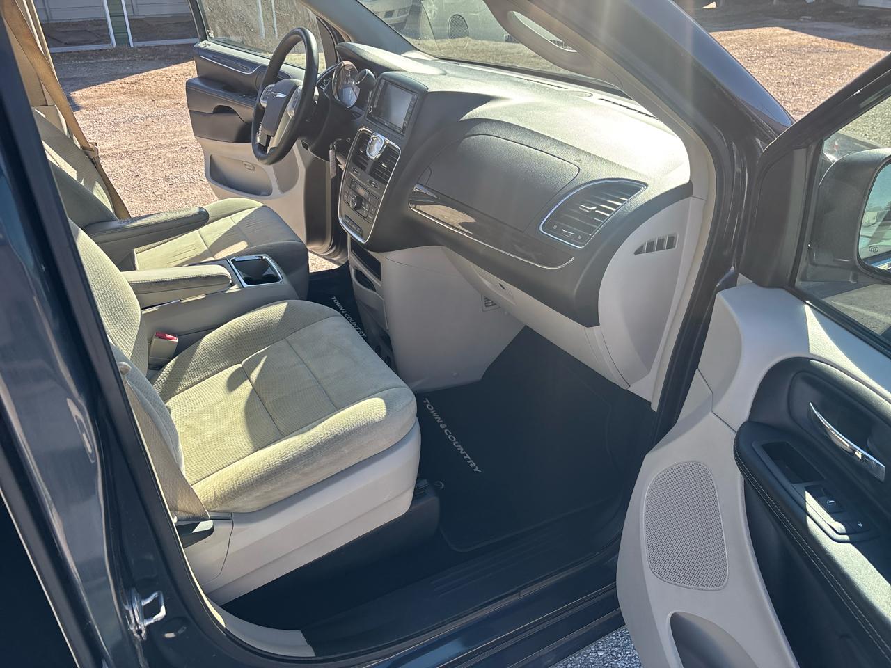 Chrysler Town & Country 4dr Wgn Touring 2013